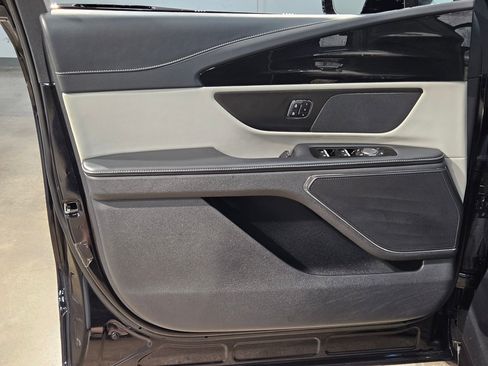 Used 2024 Lincoln Nautilus Reserve image 20