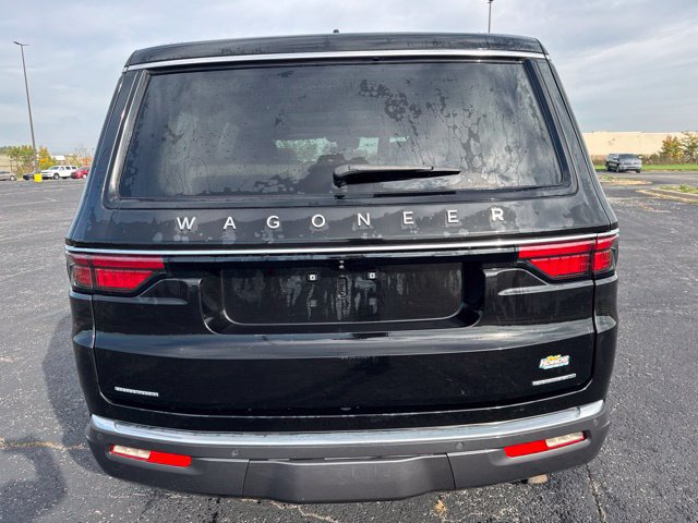 Used 2022 Jeep Wagoneer Series III w/ Premium Group I AWD/4WD image 5
