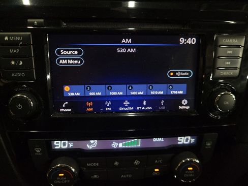 Used 2018 Nissan Rogue SV w/ Sun & Sound Touring Package image 25