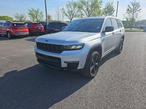 Used 2023 Jeep Grand Cherokee L Limited w/ Black Appearance Package image 3