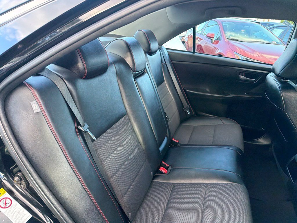 Used 2016 Toyota Camry SE FWD image 13