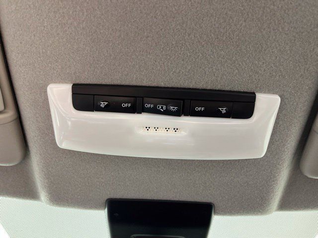 Used 2023 Nissan Kicks SV FWD image 33