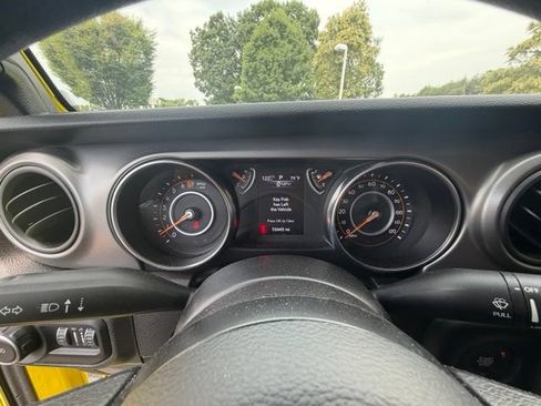 Used 2022 Jeep Wrangler Sport AWD/4WD image 12