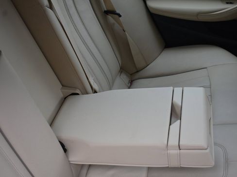 Used 2018 BMW 530e xDrive w/ Premium Package 2 image 29