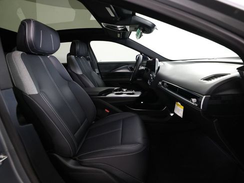 Used 2024 Cadillac Lyriq Tech RWD image 10