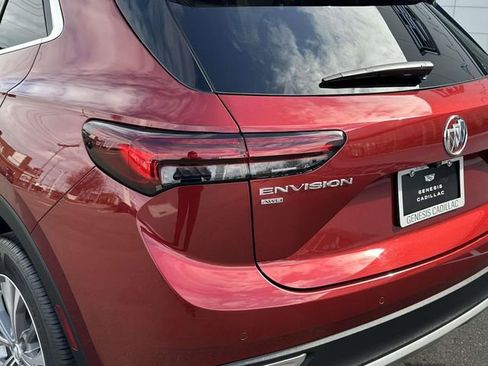 Used 2023 Buick Envision Preferred image 9