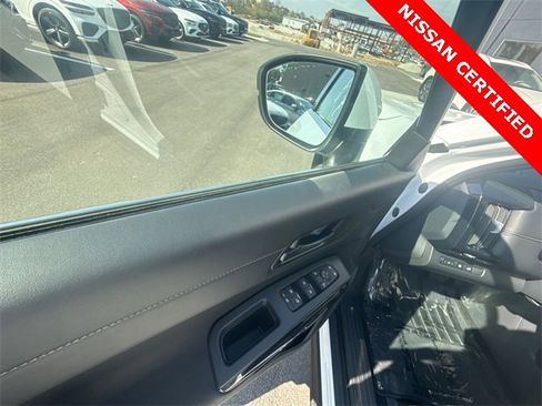 Certified 2025 Nissan Pathfinder SV image 13