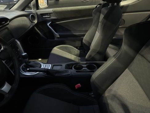 Used 2020 Toyota 86 image 3