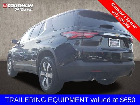 Used 2022 Chevrolet Traverse LT w/ LT Premium Package image 4