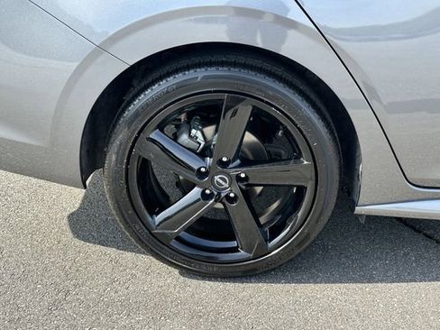 Certified 2025 Nissan Sentra SR w/ SR Premium Package FWD image 18