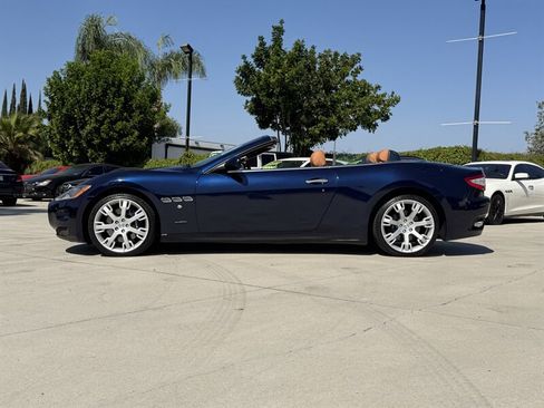 Used 2012 Maserati GranTurismo Convertible RWD image 3
