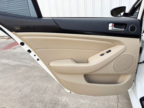 Used 2014 Kia Cadenza Premium w/ Luxury Package image 40