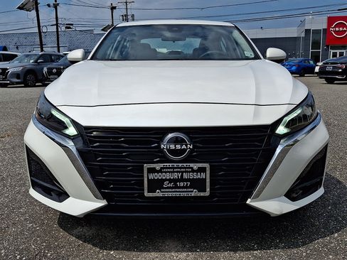 Certified 2024 Nissan Altima 2.5 SV w/ SV Premium Package FWD image 2