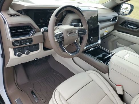 New 2026 GMC Yukon Denali w/ Denali Reserve Package image 6