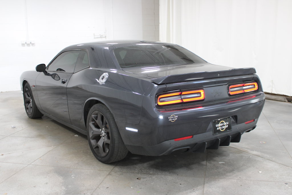 Used 2019 Dodge Challenger R/T RWD image 7