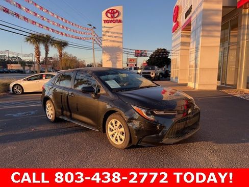 Used 2022 Toyota Corolla LE image 1