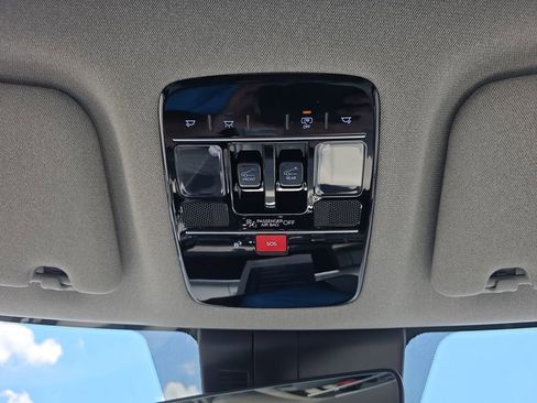 Used 2025 Hyundai Santa Fe Limited FWD image 29