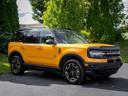 Used 2023 Ford Bronco Sport Outer Banks w/ Tech Package AWD/4WD image 3