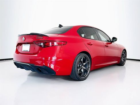Used 2019 Alfa Romeo Giulia Ti Sport w/ Quick Order Package 22U Sport RWD image 20
