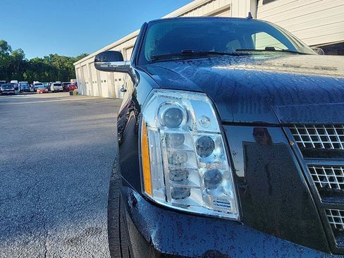 Used 2014 Cadillac Escalade Premium AWD/4WD image 9