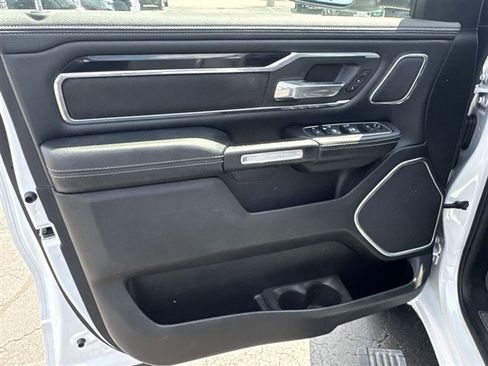 Used 2021 RAM 1500 Laramie AWD/4WD image 23