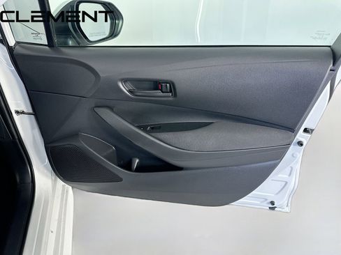 Used 2022 Toyota Corolla LE image 34