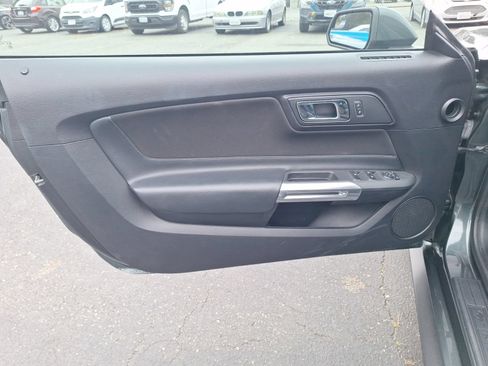 Used 2016 Ford Mustang Convertible RWD image 12