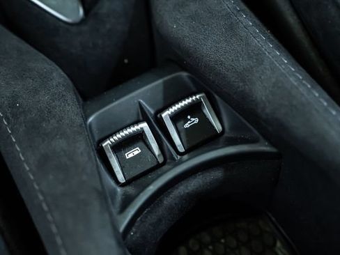 Used 2020 McLaren 720S Spider RWD image 30