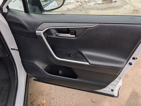 Used 2023 Toyota RAV4 Limited image 35