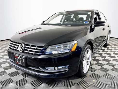 Used 2014 Volkswagen Passat TDI SEL Premium image 3