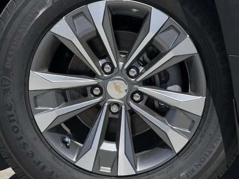 New 2026 Chevrolet Equinox LT w/ Safety and Technology Package image 9