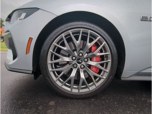 Used 2024 Ford Mustang GT Premium image 10