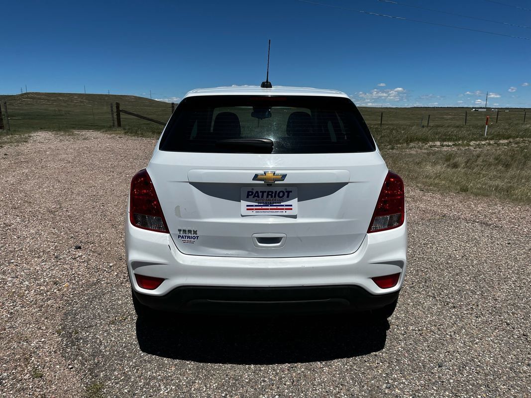 Used 2017 Chevrolet Trax LS FWD image 4