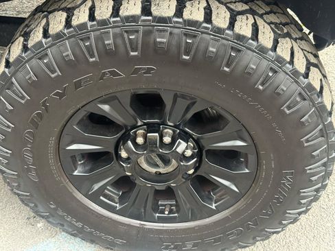 Used 2022 Ford F250 Lariat w/ Tremor Off-Road Package image 19