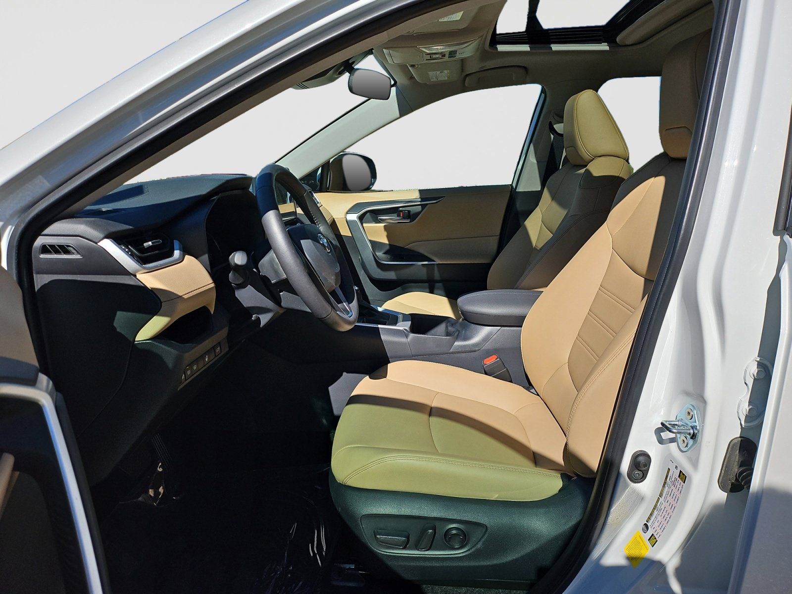 Used 2025 Toyota RAV4 XLE Premium w/ Weather Package FWD image 22