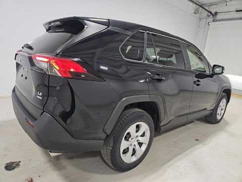 Used 2023 Toyota RAV4 LE image 4