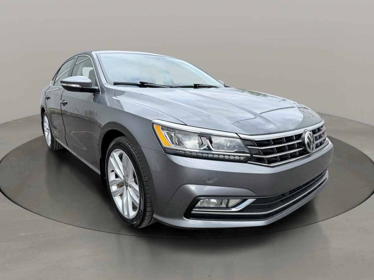Used 2018 Volkswagen Passat 2.0T SE FWD image 10
