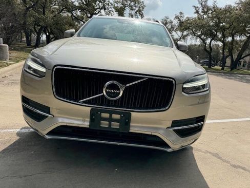 Used 2016 Volvo XC90 T6 Momentum w/ Momentum Plus Package image 7