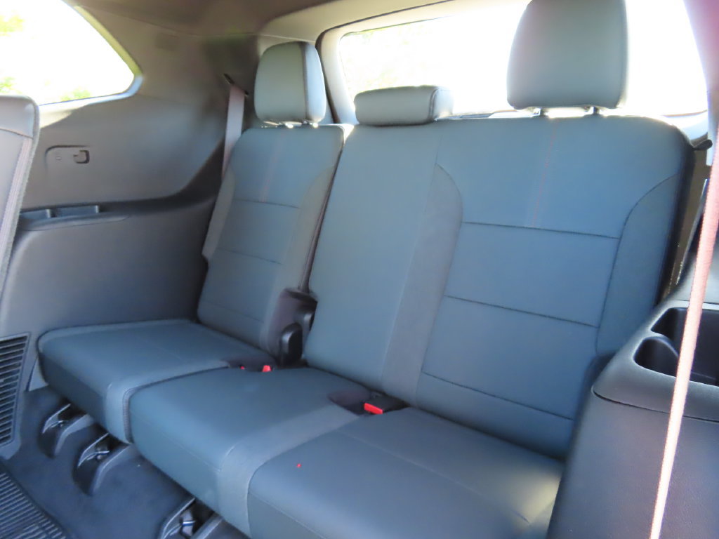 Used 2025 GMC Acadia AT4 w/ Luxury Package AWD/4WD image 30