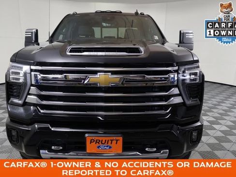 Used 2025 Chevrolet Silverado 2500 High Country w/ High Country Premium Package AWD/4WD image 3