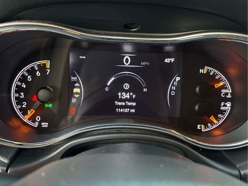 Used 2018 Jeep Grand Cherokee Laredo image 13