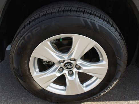 Used 2019 Toyota RAV4 XLE image 17