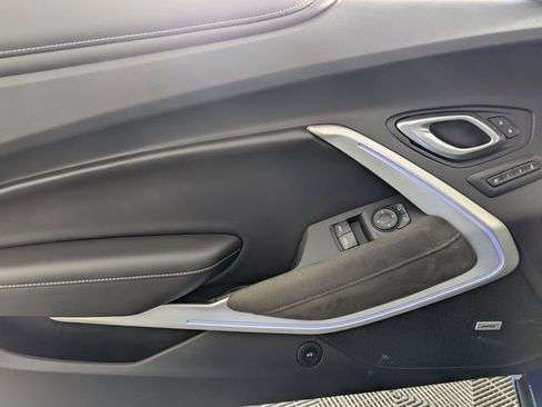 Used 2018 Chevrolet Camaro SS image 21