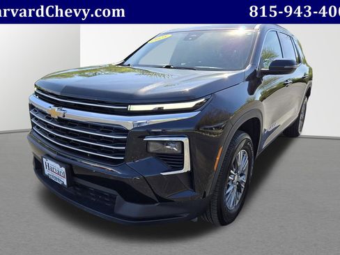 Used 2025 Chevrolet Traverse LT AWD/4WD image 3
