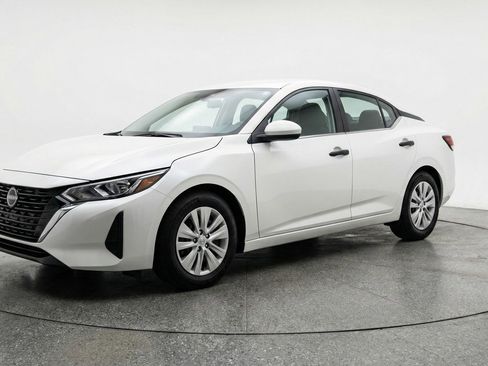 Used 2025 Nissan Sentra S FWD image 3