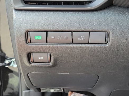 Used 2025 Nissan Sentra S FWD image 28