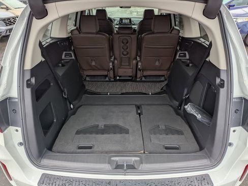 New 2026 Honda Odyssey Touring image 17