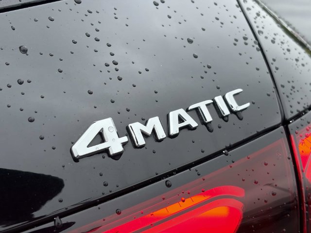 Used 2023 Mercedes-Benz GLC 300 4MATIC image 10
