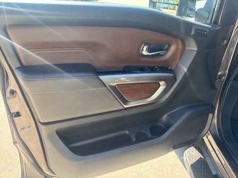 Used 2016 Nissan Titan Platinum Reserve AWD/4WD image 32