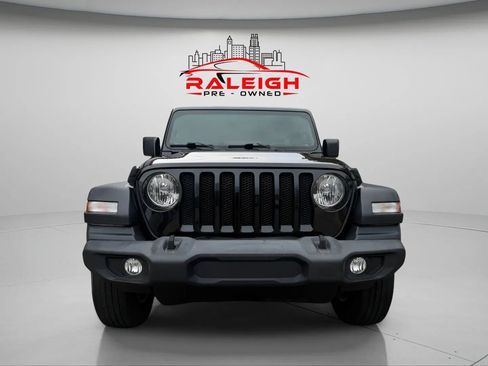 Used 2018 Jeep Wrangler Unlimited Sport S image 3